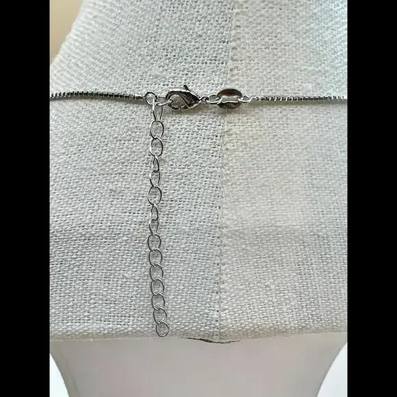 Stunning Silver and Opal Floral Pendant Necklace - Picture 10 of 11